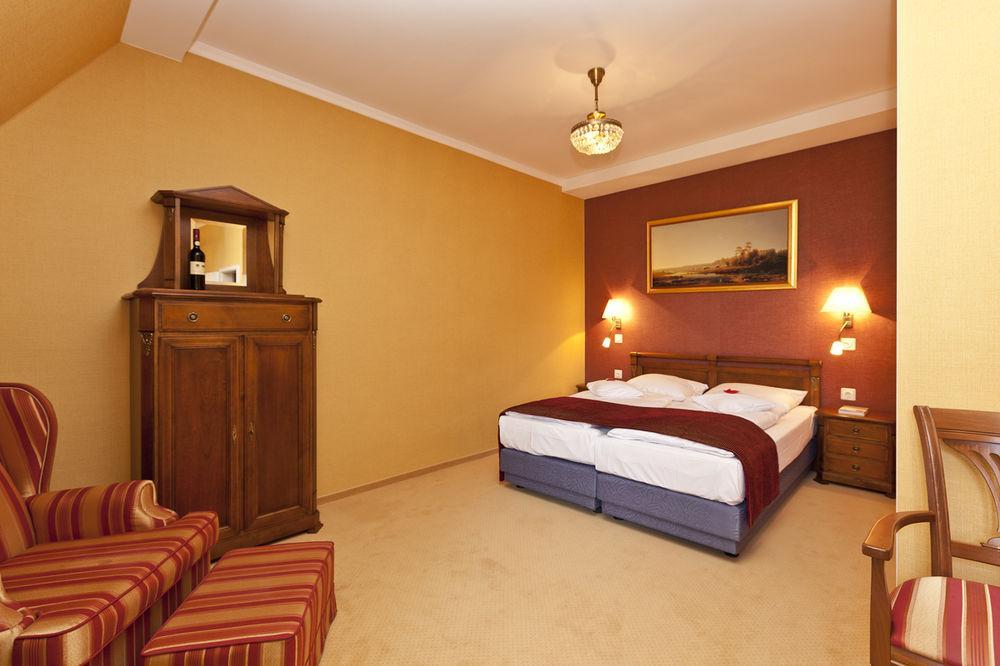 Seehotel Schloss Klink Exterior photo