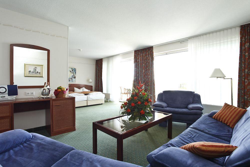 Seehotel Schloss Klink Exterior photo