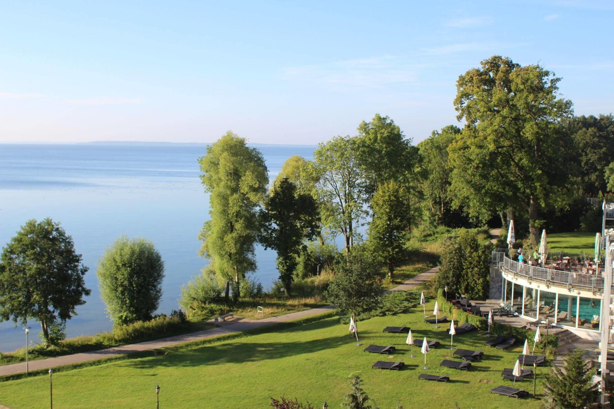 Seehotel Schloss Klink Exterior photo